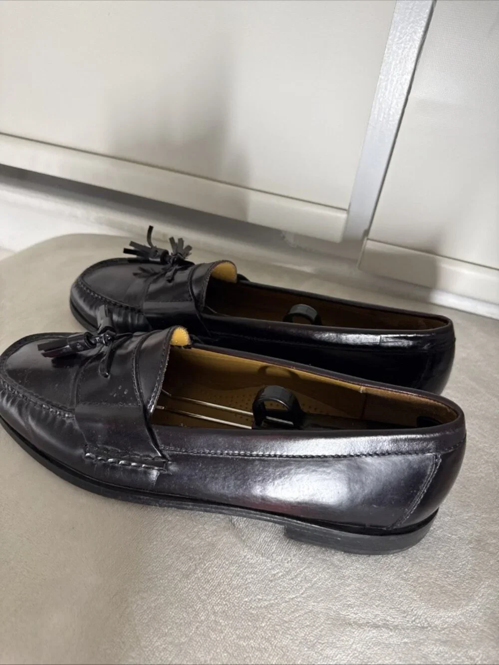 COLE HAAN Mens Pinch Tassel Burgundy Leather Loafers 10.5 D 03507 Preppy